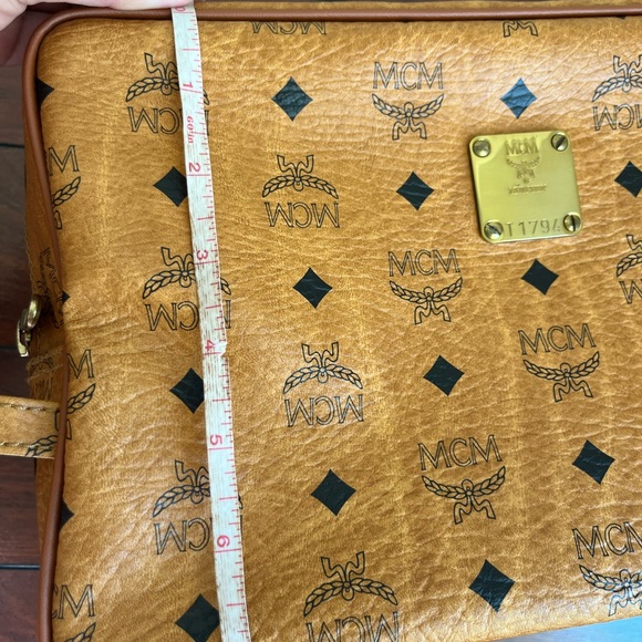 MCM POUCH / CLUTCH (PRICE FIRM❤️) - Picture 13 of 14